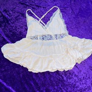 Lace spaghetti strap top🤍